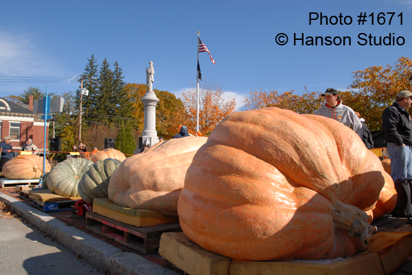 Goffstown, NH - Pumpkins and Monument